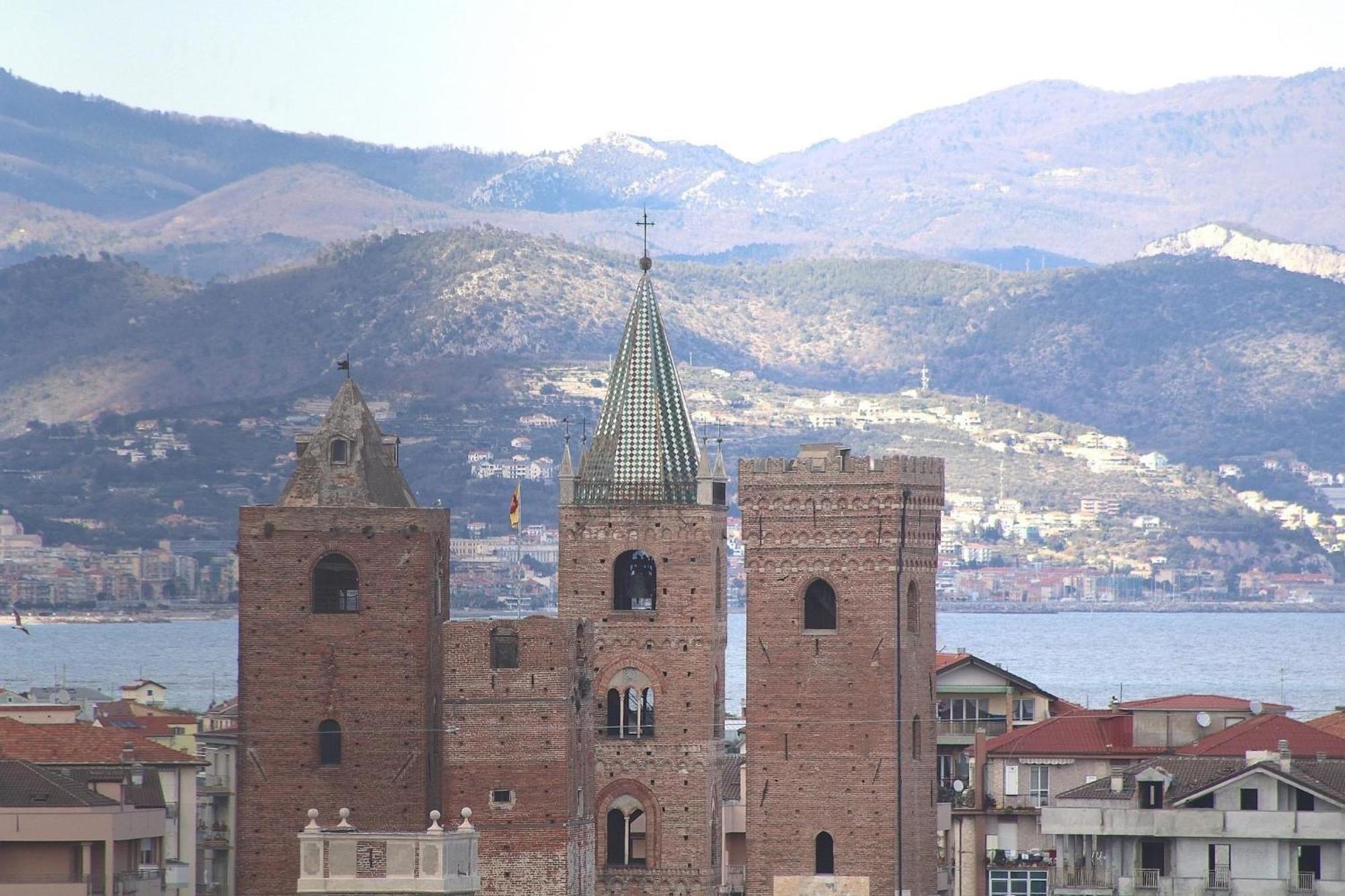 Apartamento Largodoria - Viaarchivolto, Box Auto Privato Incluso Albenga Exterior foto